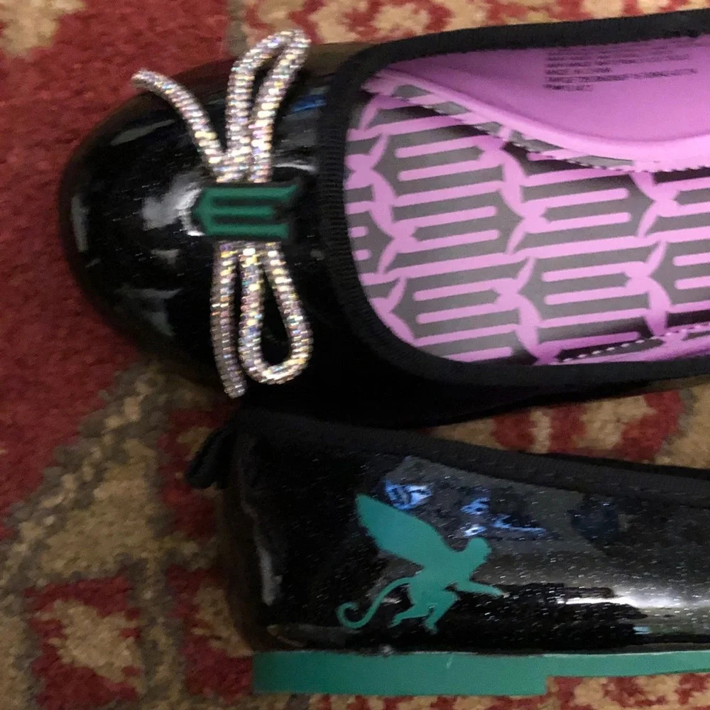 WICKED Elphaba-inspired Children’s Sparkly Black Flats with Sparkly Bow Accent - Picture 4 of 11